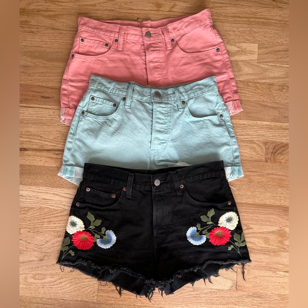 Levis denim shorts bundle - size 28